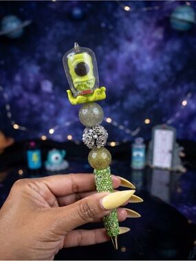 Custom made Green Alien Beaded Pen